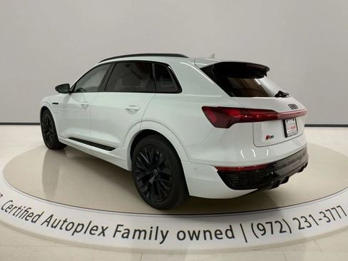 Used 2024 Audi Q8 e-tron Prestige w/ Prestige Package AWD/4WD image 3