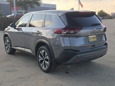 Used 2023 Nissan Rogue SV image 5