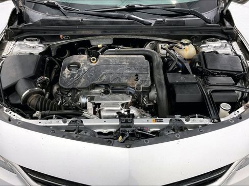 Used 2018 Chevrolet Malibu LT w/ Leather Package image 12