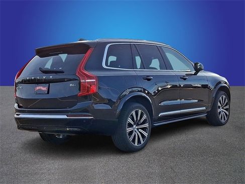 Used 2023 Volvo XC90 B6 Plus image 4