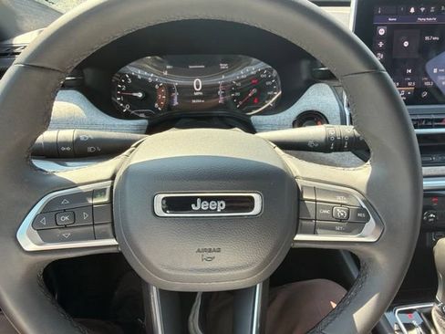 Used 2024 Jeep Compass Latitude AWD/4WD image 14