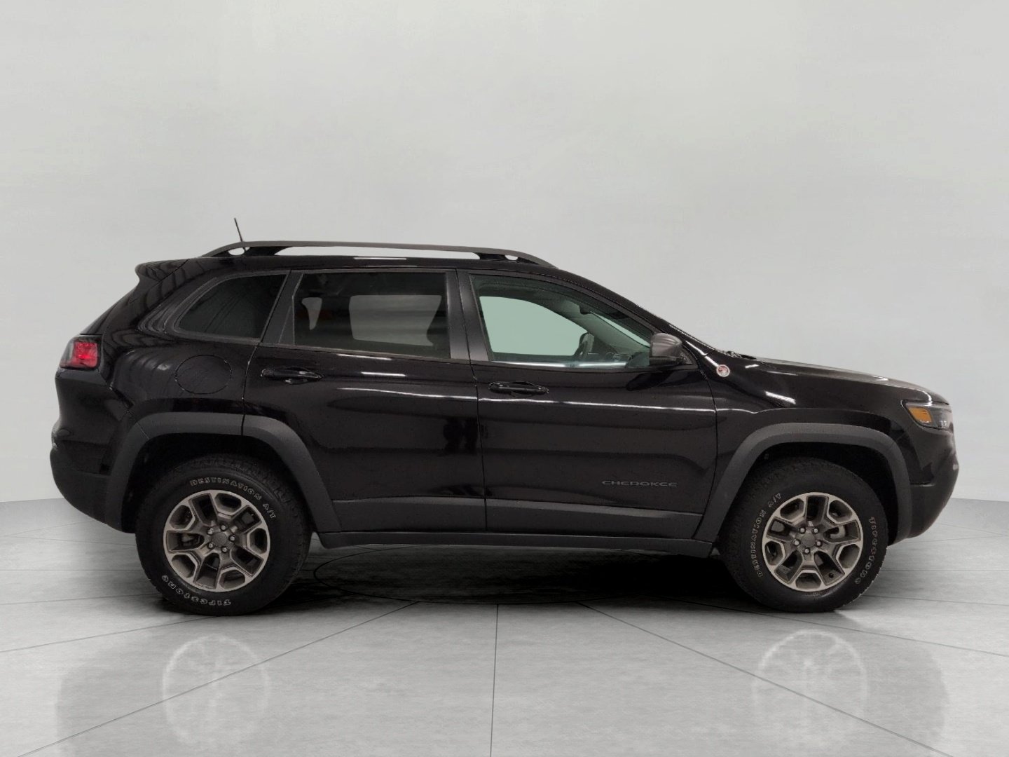 Used 2021 Jeep Cherokee Trailhawk AWD/4WD image 12