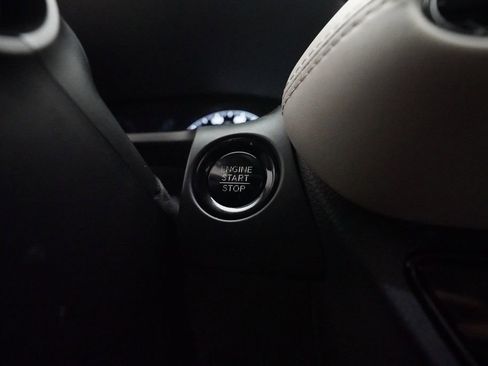 Certified 2025 Honda HR-V LX image 29