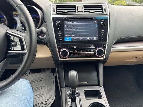 Used 2018 Subaru Outback 3.6R Limited AWD/4WD image 18