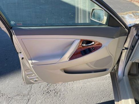 Used 2009 Toyota Camry XLE image 14