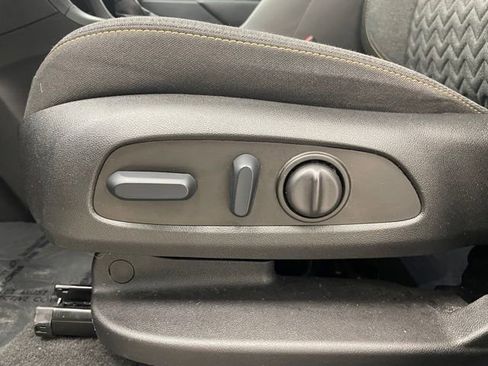 Certified 2023 Chevrolet Equinox LT image 11