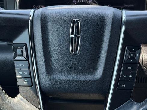 Used 2016 Lincoln Navigator L Select AWD/4WD image 27