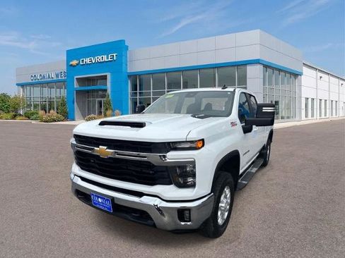 Used 2025 Chevrolet Silverado 2500 LT AWD/4WD image 1