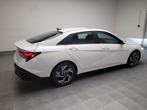 Used 2025 Hyundai Elantra SEL FWD image 10