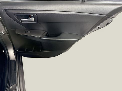 Used 2017 Toyota Camry SE image 27