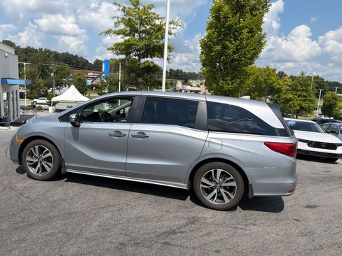Used 2023 Honda Odyssey Touring image 7