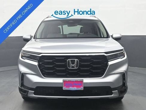 Used 2025 Honda Pilot Touring image 2