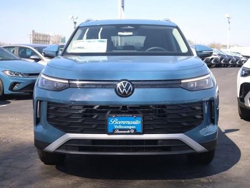 New 2026 Volkswagen Tiguan SE image 3