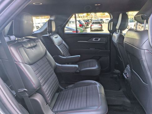 Used 2025 Ford Explorer ST-Line image 26