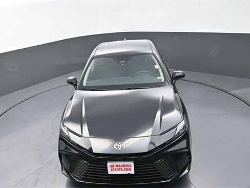 Used 2025 Toyota Camry LE image 20