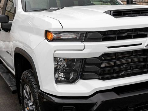 Used 2024 Chevrolet Silverado 2500 Custom w/ Custom Value Package image 34