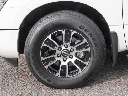 Used 2023 Nissan Titan SV w/ SV Convenience Package image 48