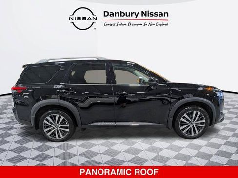 Certified 2022 Nissan Pathfinder Platinum w/ Cargo Package AWD/4WD image 2