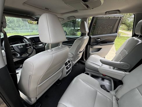 Used 2019 Honda Pilot Touring image 45