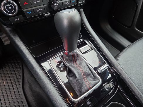 Used 2024 Jeep Compass Trailhawk image 15