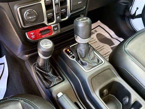 Used 2021 Jeep Wrangler Unlimited Rubicon 4xe image 18