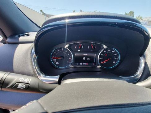 Used 2023 Chevrolet Traverse LT FWD image 11