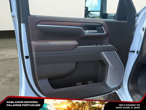 New 2026 GMC Sierra 2500 Denali w/ Denali Reserve Package AWD/4WD image 11