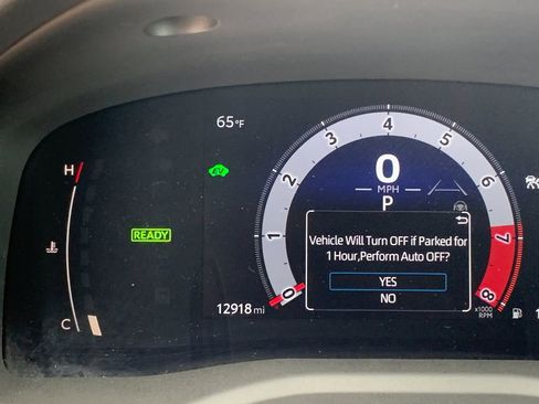 Used 2025 Toyota Camry SE image 31