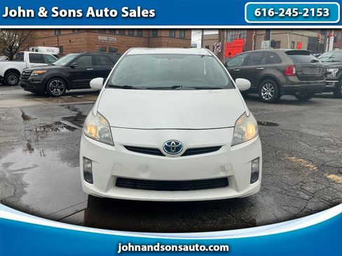Used 2010 Toyota Prius Five FWD image 1