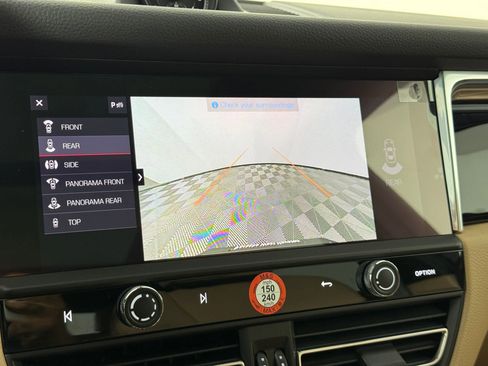 New 2026 Porsche Macan image 30