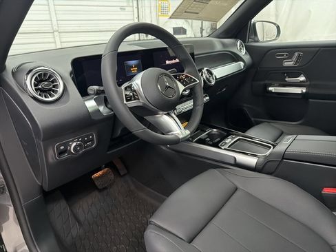 Used 2026 Mercedes-Benz GLB 250 image 12