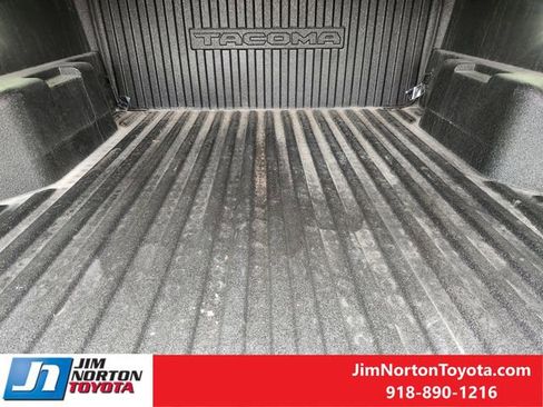 Used 2025 Toyota Tacoma TRD Sport image 32