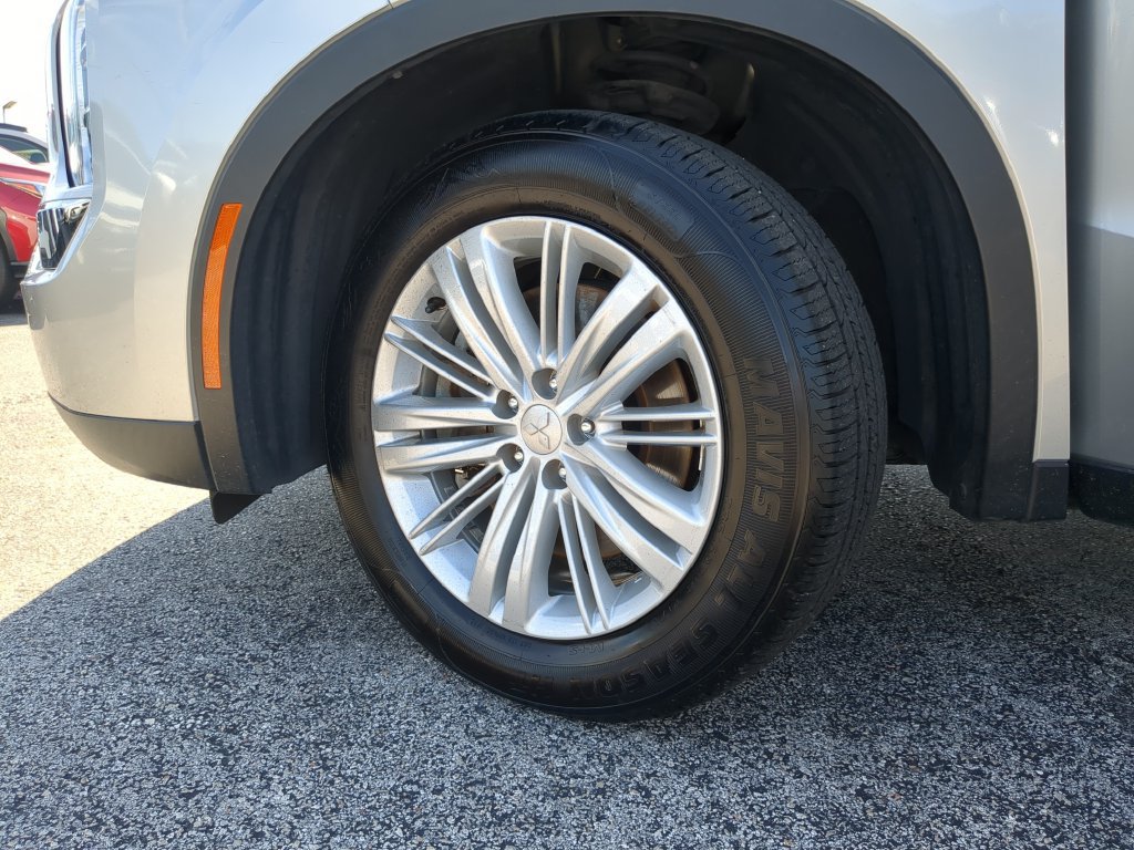 Used 2024 Mitsubishi Outlander ES FWD image 32