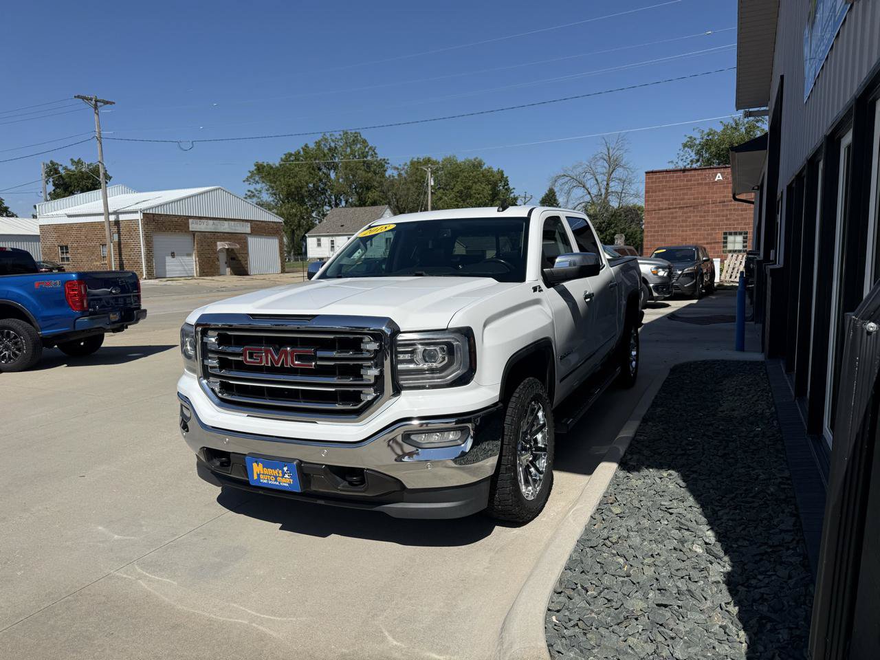 Used 2018 GMC Sierra 1500 SLT AWD/4WD image 3