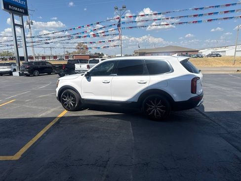Used 2022 Kia Telluride EX w/ EX Premium Package FWD image 8