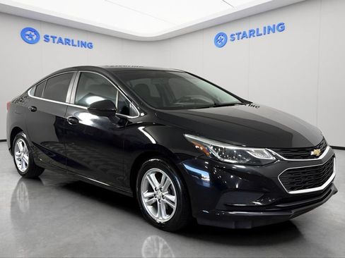 Used 2017 Chevrolet Cruze LT w/ Convenience Package FWD image 26