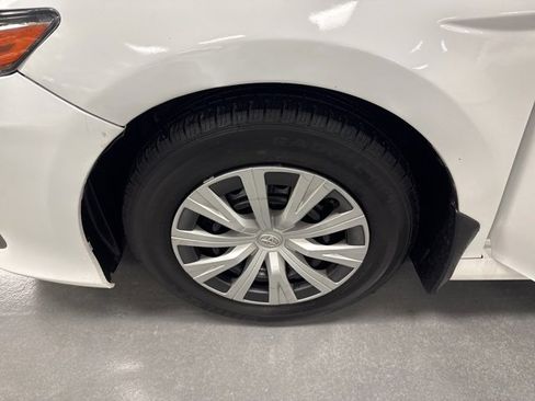 Used 2022 Toyota Camry LE image 37