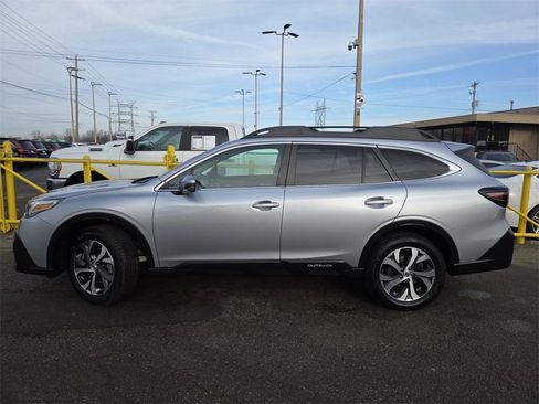 Used 2022 Subaru Outback Limited image 12