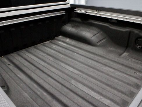 Certified 2024 Nissan Frontier SV w/ SV Convenience Package image 14