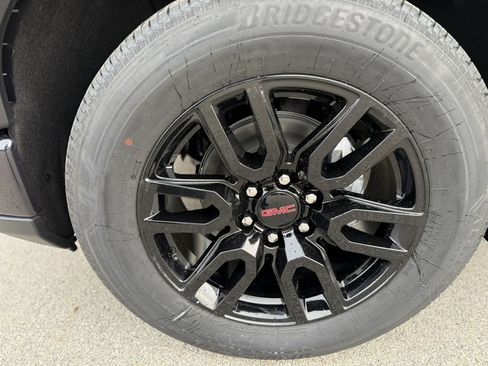 New 2026 GMC Sierra 1500 Elevation image 9