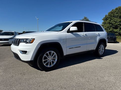 Used 2021 Jeep Grand Cherokee Laredo AWD/4WD image 1