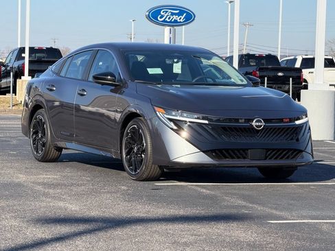 New 2026 Nissan Sentra SR w/ SR Premium Package FWD image 2