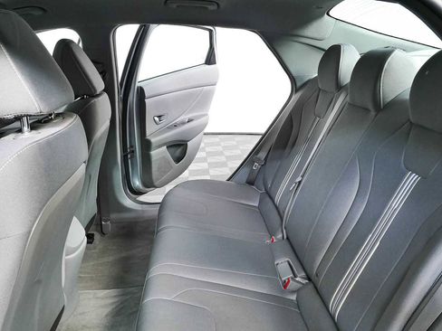 Used 2023 Hyundai Elantra SEL FWD image 17