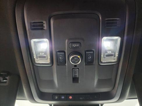 Used 2025 GMC Yukon Denali AWD/4WD image 22