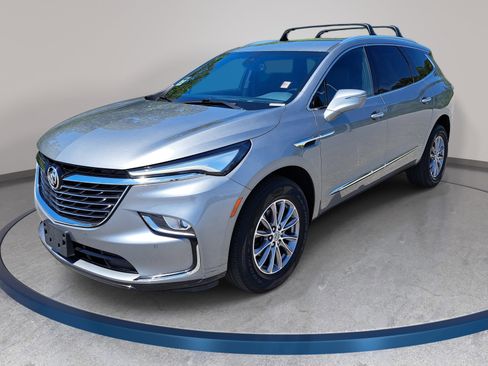 Used 2023 Buick Enclave Essence AWD/4WD image 1
