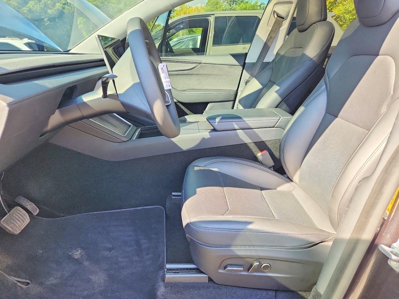 Used 2026 Tesla Model Y AWD image 6