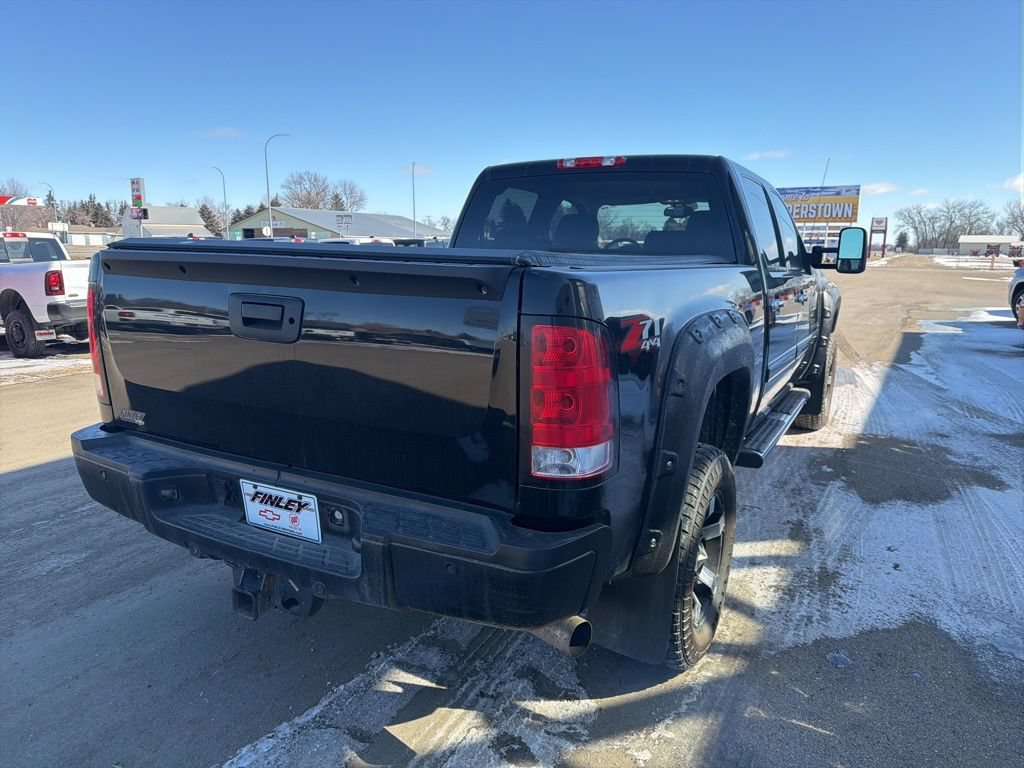 Used 2011 GMC Sierra 2500 Denali w/ Suspension Package, Off-Road AWD/4WD image 6