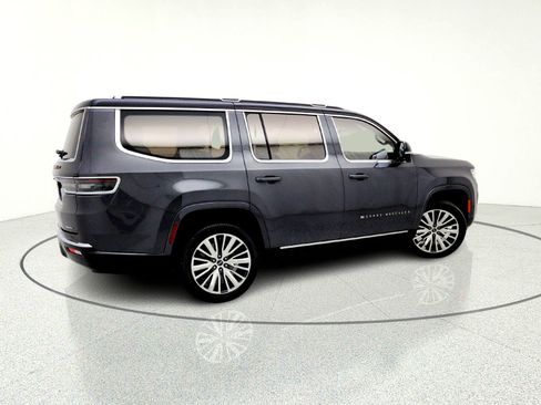 Used 2023 Jeep Grand Wagoneer Series III image 10