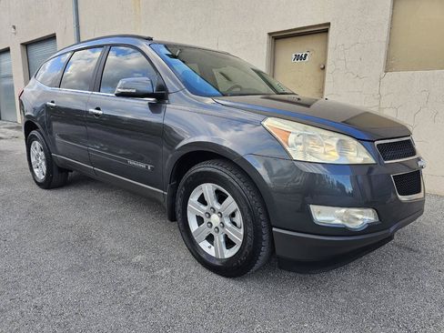 Used 2009 Chevrolet Traverse LT FWD image 4