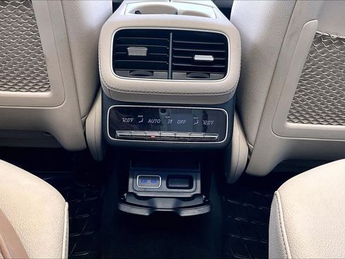 Certified 2025 Mercedes-Benz GLS 450 4MATIC image 34